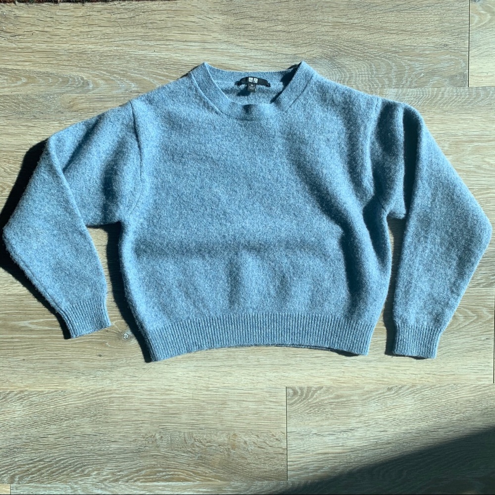 Uniqlo 100% wool high quality crop blue sweater XS